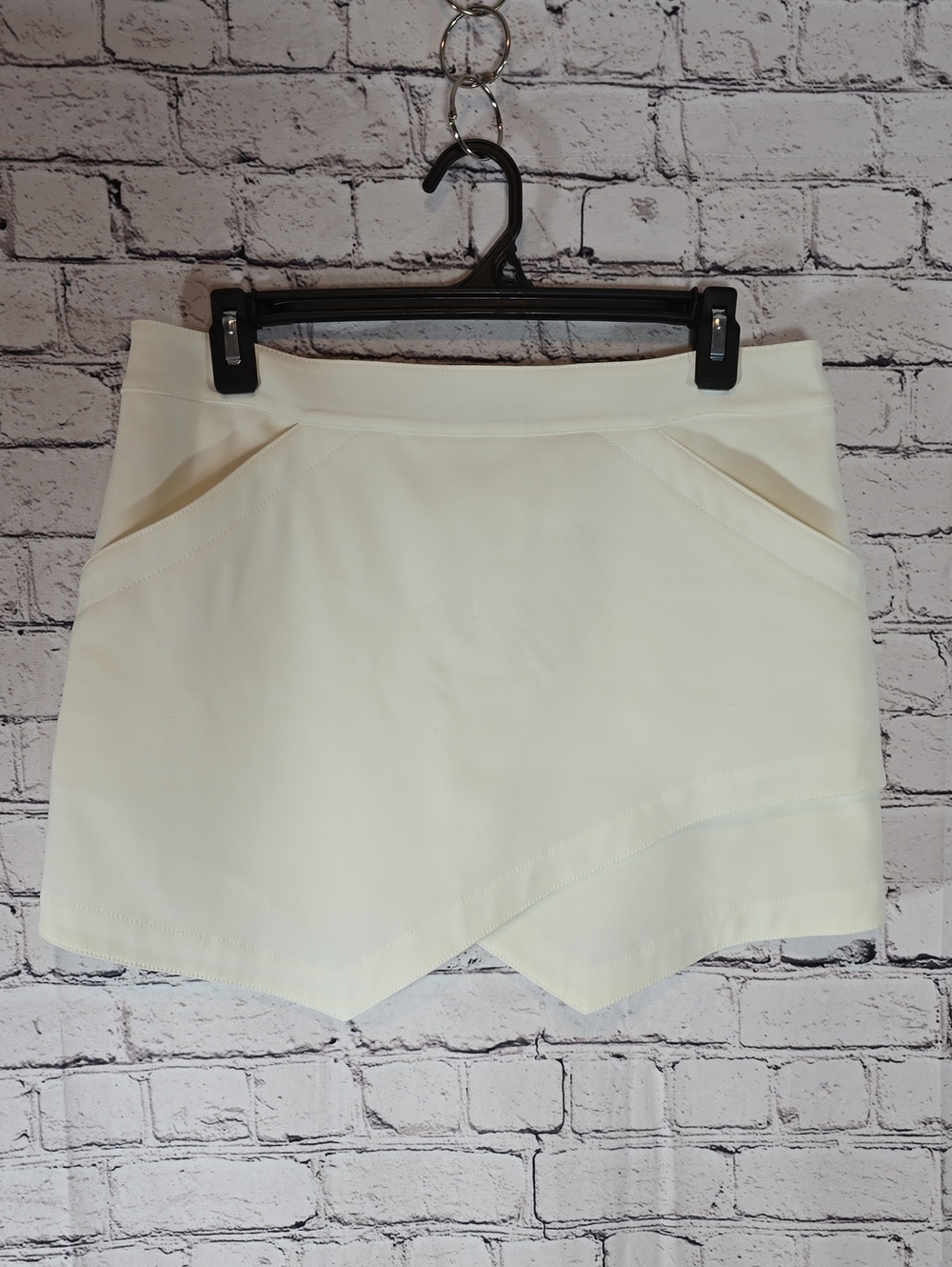 BCBGMaxAzria 'Beckett' Off-White Asymmetrical Mini Skirt Size M Like New